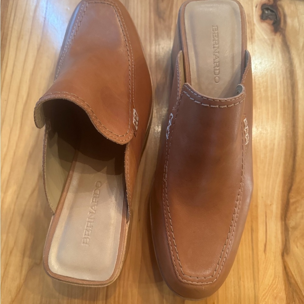 Bernardo Sophia Moc Clog with wood block heel Size 10 Honey brown leather - Picture 6 of 14